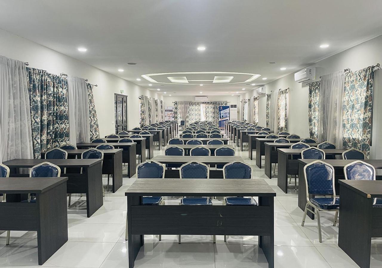 Onyx Hotel Yamoussoukro Esterno foto